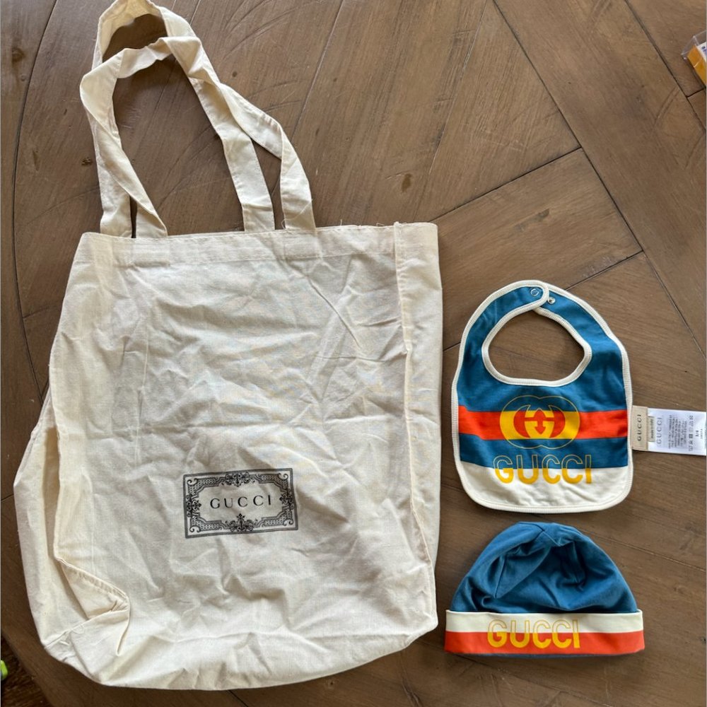 Gucci Baby hat, bib, and bag - Never worn!